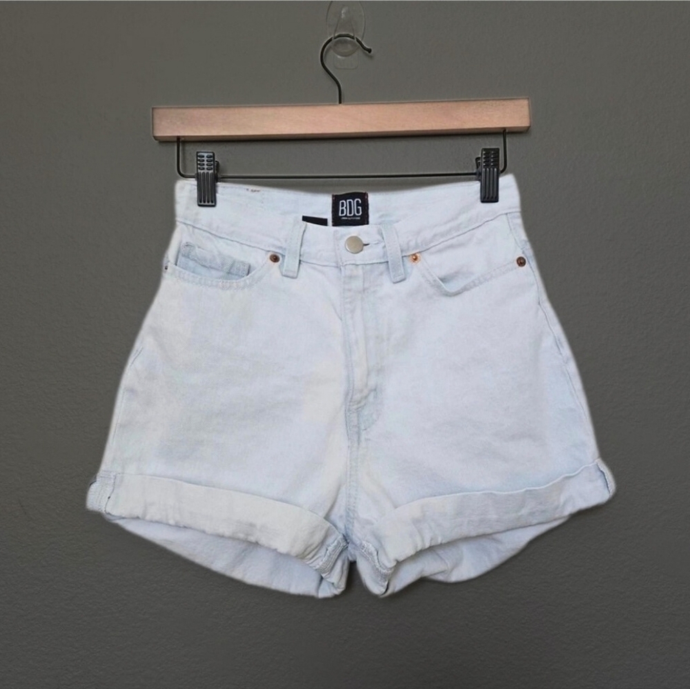 BDG Mom High Rise Light Blue Jean Shorts Size 24